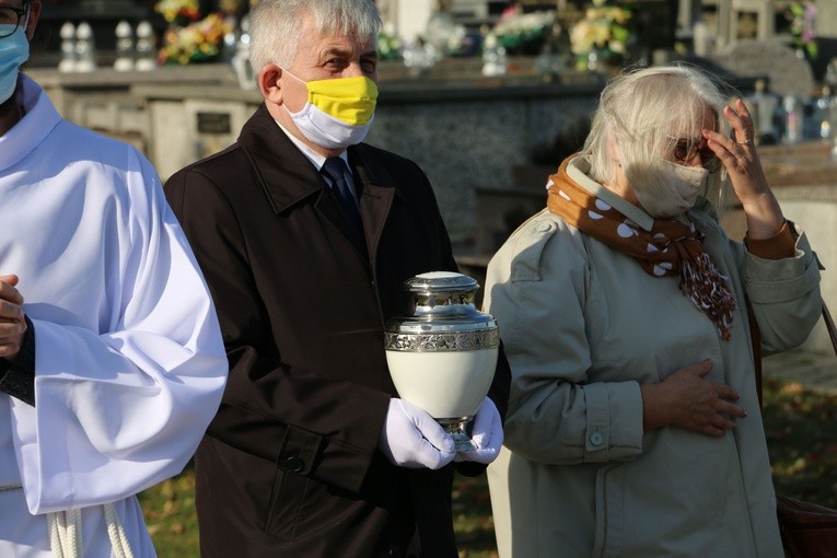 Mława. Poświęcenie pomnika Dzieci Nienarodzonych