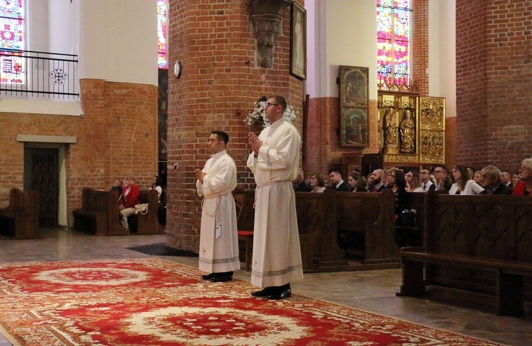 Święcenia diakonatu