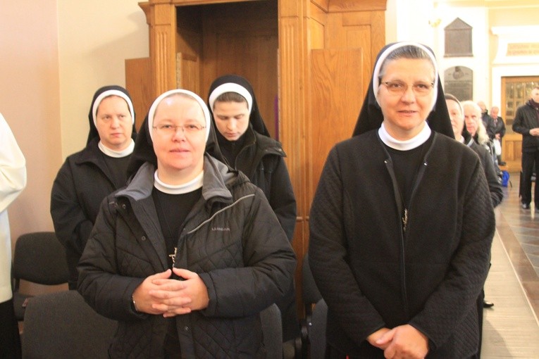 Episkopat w Płocku. Msza w kolegiacie