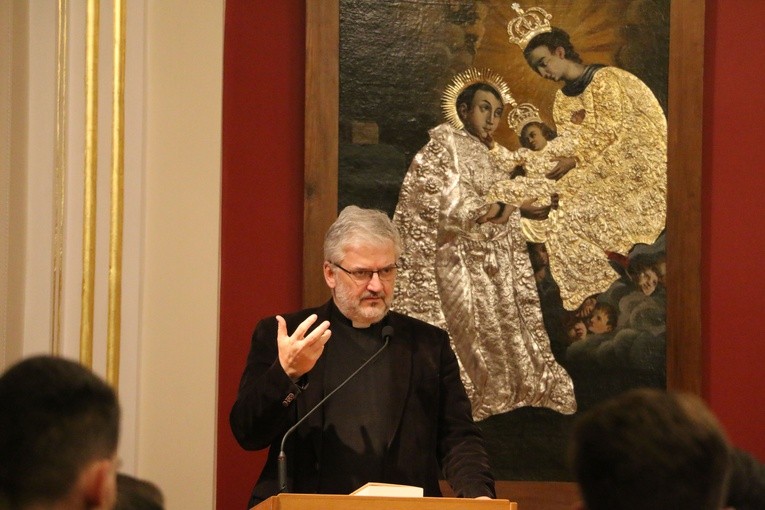 Płock. Ksiądz prof. Robert Skrzypczak w seminarium