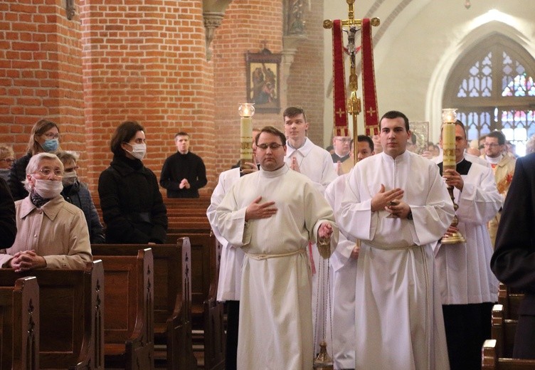 Święcenia kapłańskie ks. Damiana Winiarza