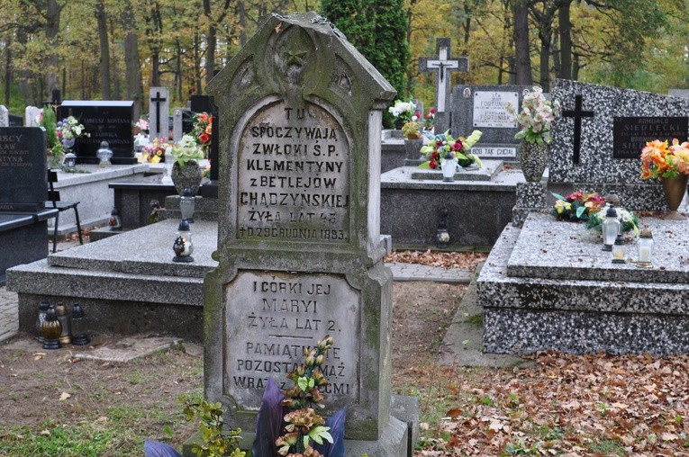 Cmentarz w Gąbinie