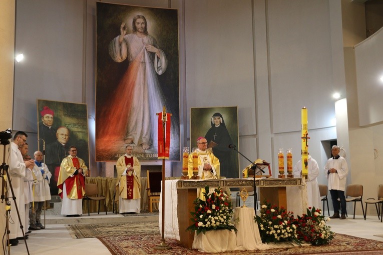 Płock. Święto Miłosierdzia w sanktuarium - cz. 1