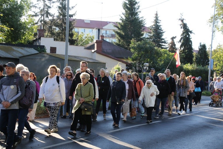 Płock. Wyjście pielgrzymki do Skępego