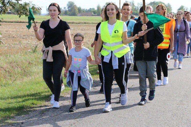 Rostkowo. Piesze pielgrzymki