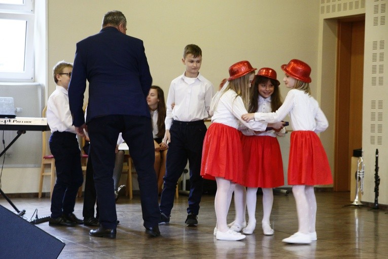 Gala konkursu "Pieśń niesiemy w darze"