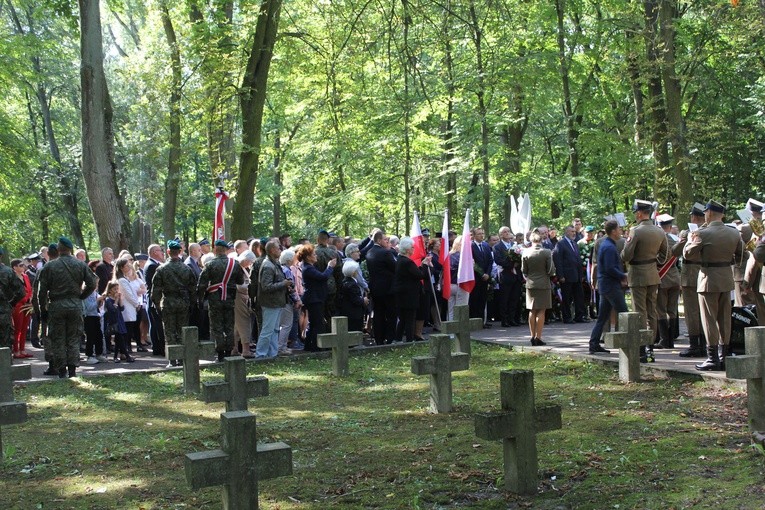 Pochówek obrońców Modlina z 1939 roku