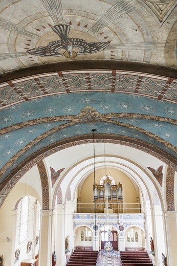 Odnowione wnętrze kościoła św. Marcina w Starych Tarnowicach