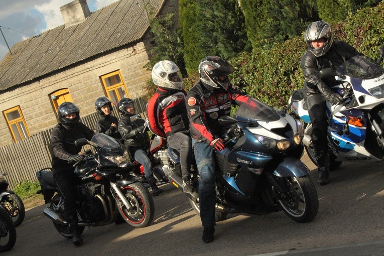 Zakończenie sezonu motocyklowego w Niechłoninie