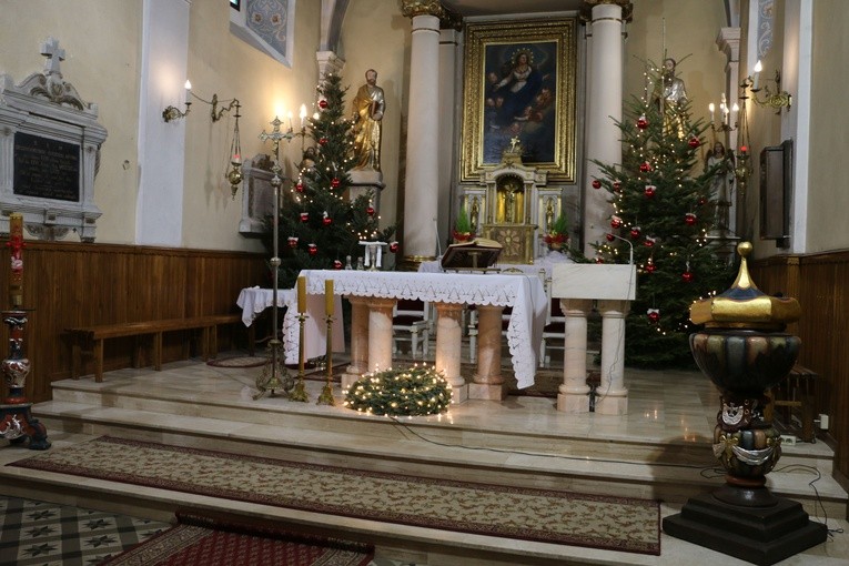 Lubienia i Krynki. Miejsca urodzenia i chrztu bł. abp. Nowowiejskiego