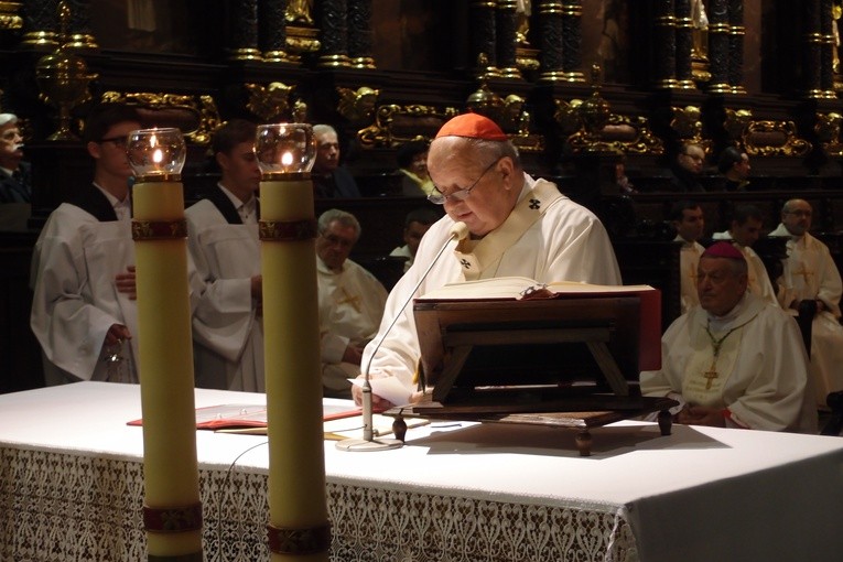 Poświęcenie ołtarza w kościele Bożego Ciała