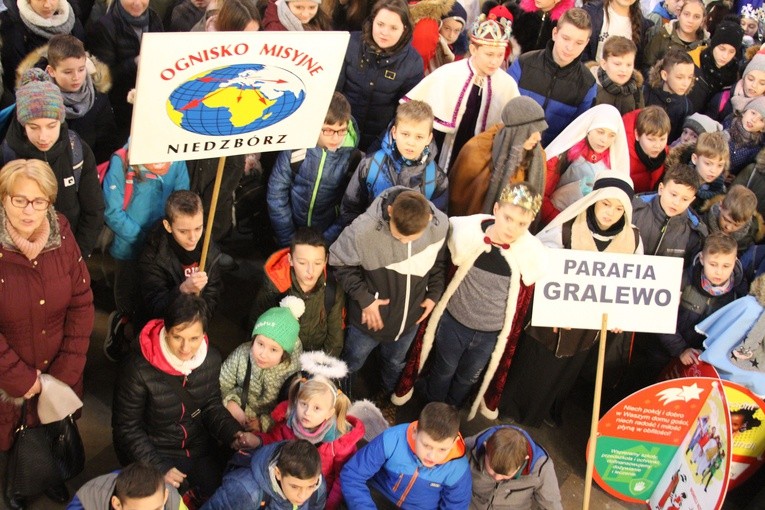Mali kolędnicy w Płocku