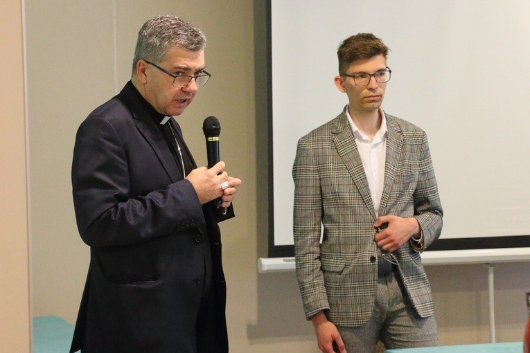 Msza Święta i obrady specjalistów od katechezy