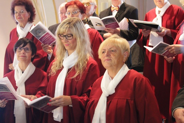 Episkopat w Płocku. Msza w kolegiacie