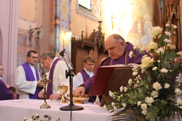Pogrzeb ks. Adama Łacha - część I