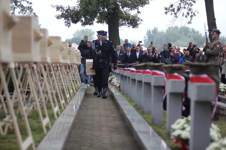 Pochówek w Dobrzykowie
