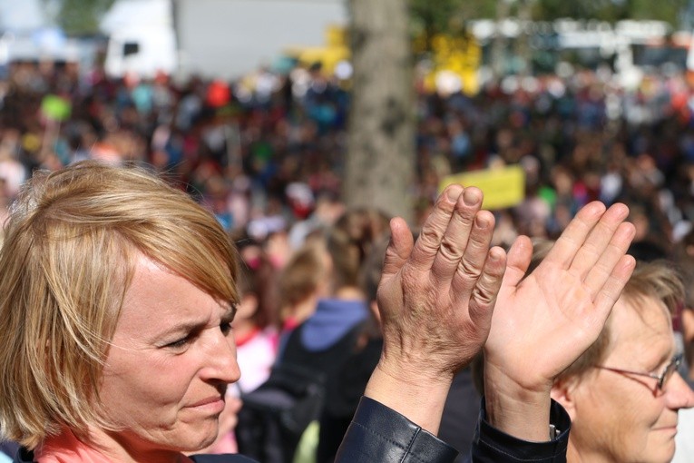 Rostkowo. Pielgrzymka dzieci (część II)