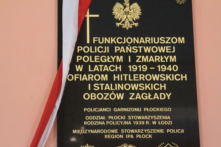 Płock. Msza św. za policjantów pomordowanych w Katyniu