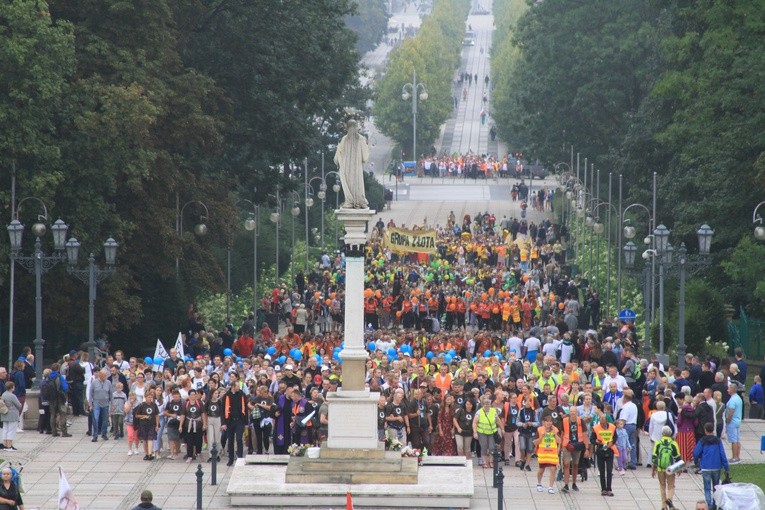 Pielgrzymka. Wejście na szczyt - cz. 1