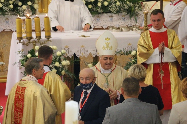 Czerwińsk. 50. rocznica koronacji obrazu Matki Bożej, cz. I