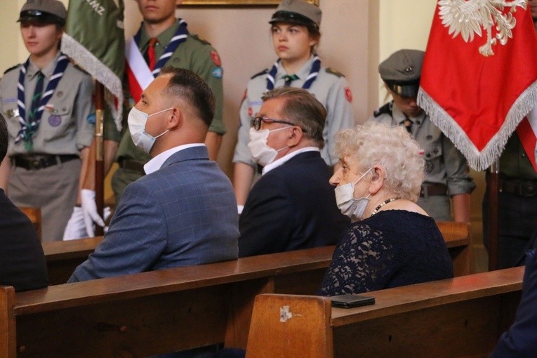 Wyszogród. Poświęcenie odnowionego nagrobka ułana Jana Mąkowskiego