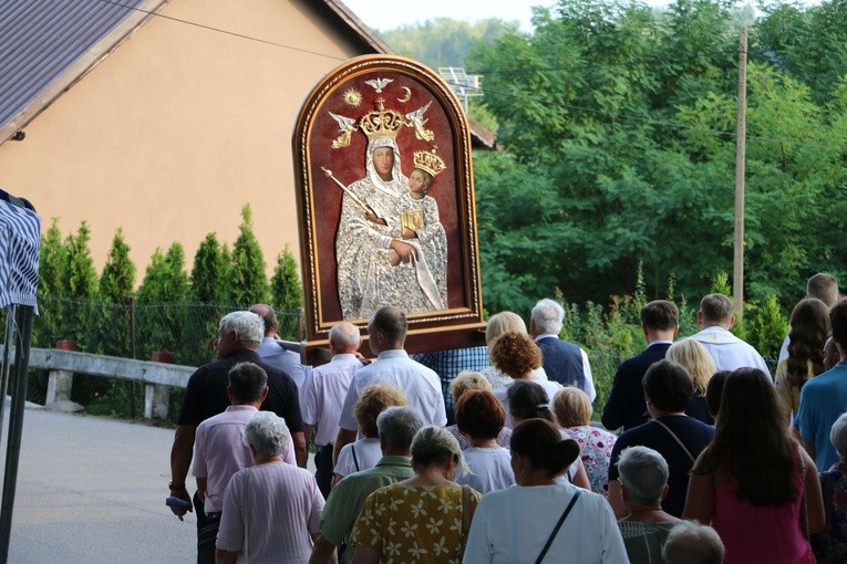 Czerwińsk n. Wisłą. Procesja w wigilię uroczystości Wniebowzięcia NMP