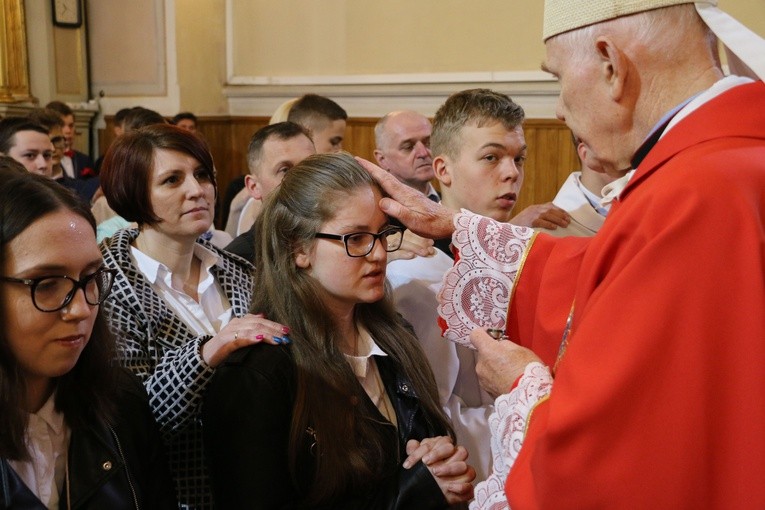 Bierzmowanie w makowskiej farze