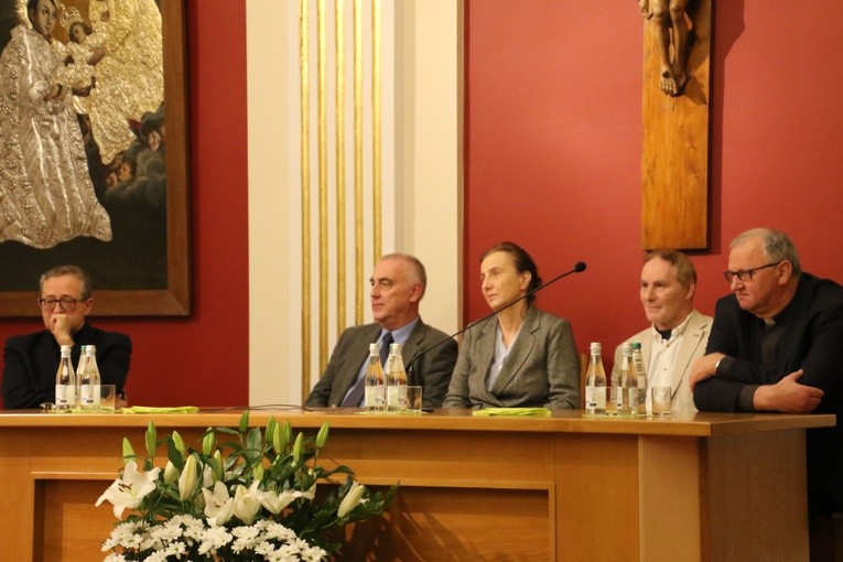Sympozjum WSD. Obrady na Sali Biskupów