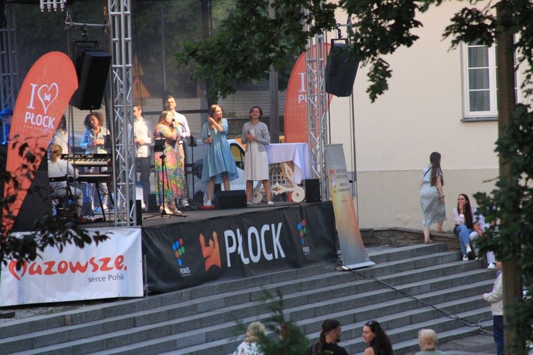 Płock. Boże Ciało u klaretynów
