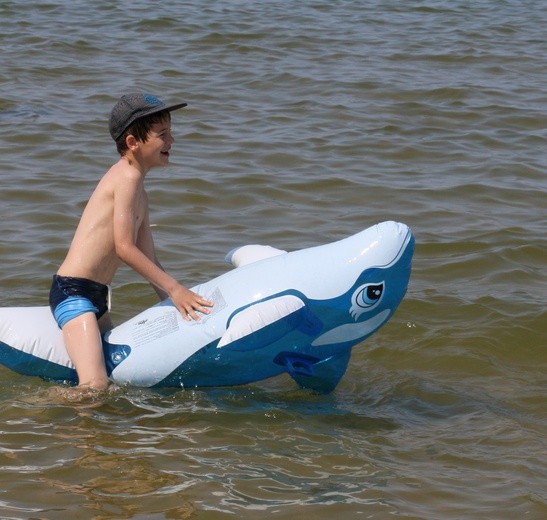 Upalna niedziela na plaży w Stegnie
