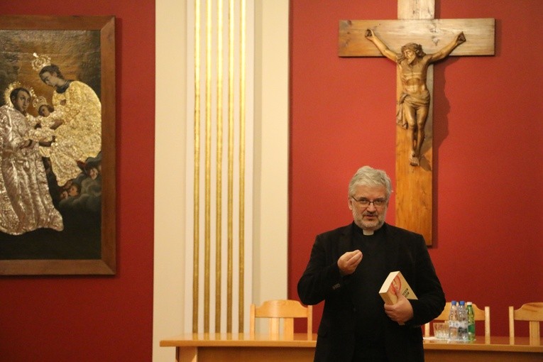 Płock. Ksiądz prof. Robert Skrzypczak w seminarium
