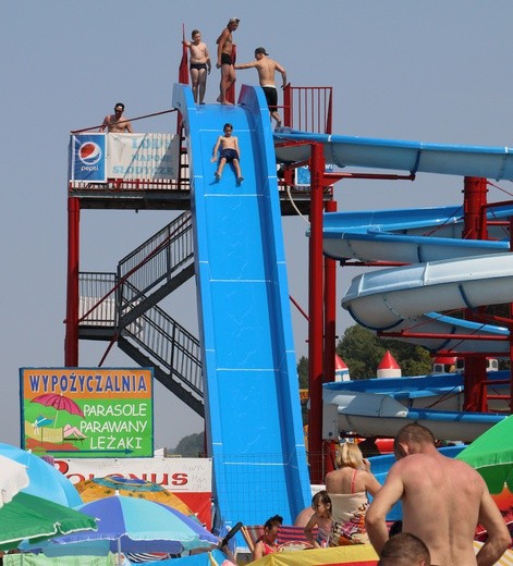 Upalna niedziela na plaży w Stegnie