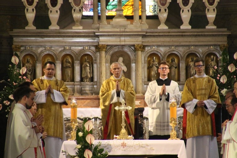 Płock. Święcenia kapłańskie - cz. 1