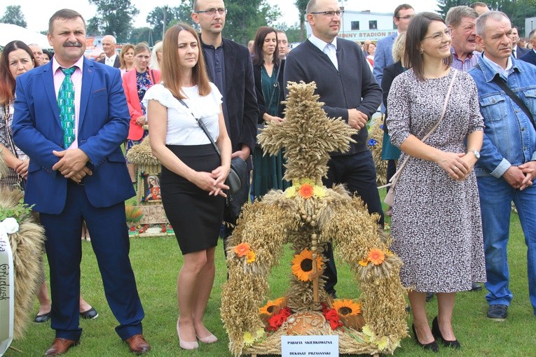 Karniewo. Dożynki diecezjalne cz. 1