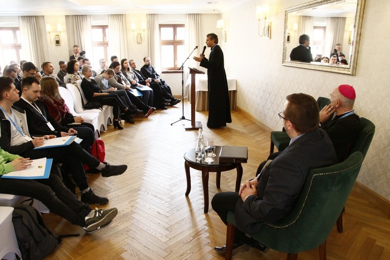 Konferencja krajowa programu "Młodzi na Progu"