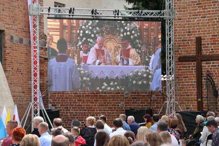Czerwińsk. 50. rocznica koronacji obrazu Matki Bożej, cz. I