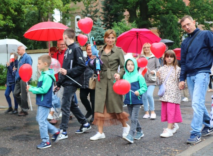 Iława. Korowód w obronie rodziny