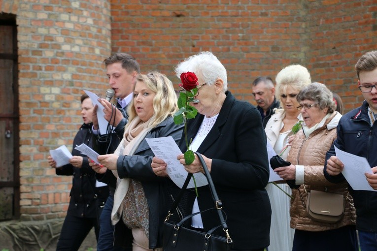 Niedzbórz. Wprowadzenie relikwii św. Rity