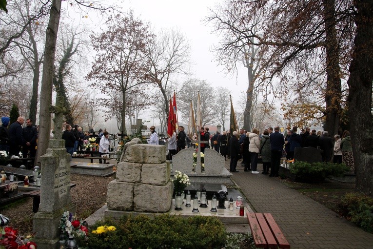 Płock. Uroczystość Wszystkich Świętych
