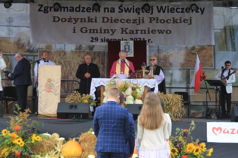 Karniewo. Dożynki diecezjalne cz. 1