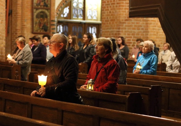 Droga Krzyżowa wokół katedry
