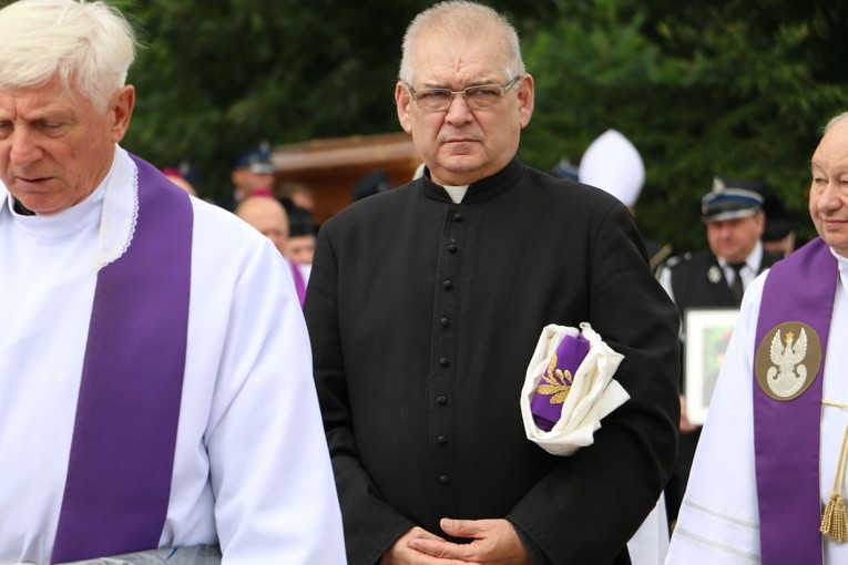 Stara Wrona. Uroczystości pogrzebowe ks. kan. Wawrzyńca Ulanowskiego