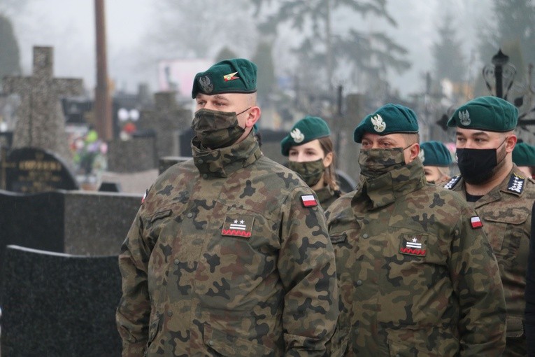 Strzelcy w hołdzie powstańcom styczniowym