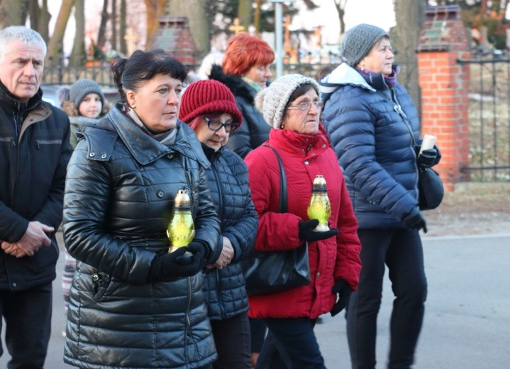 Jegłownik - Droga Krzyżowa ulicami miejscowości