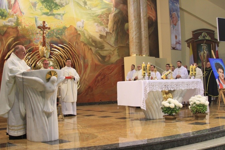 Ciechanów. Spotkanie biskupa Szymona z młodzieżą