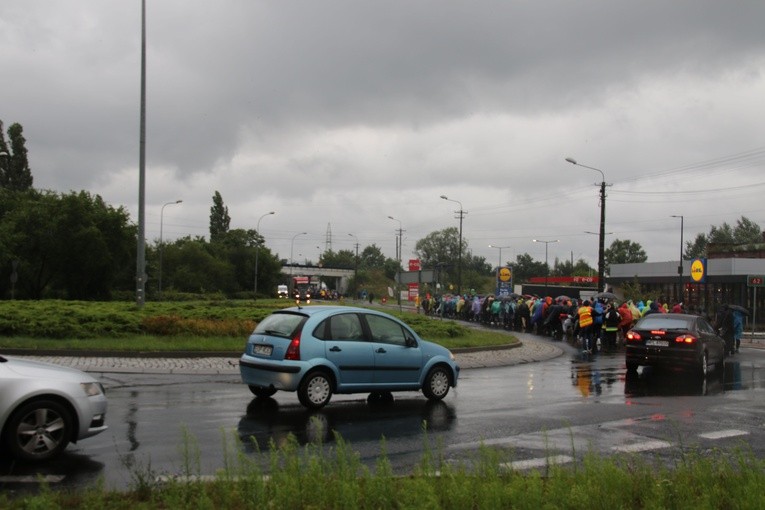 Pielgrzymka na Jasną Górę. Wyjście z Płocka cz.1