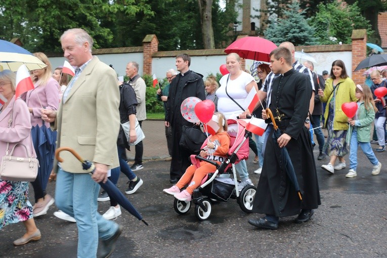 Iława. Korowód w obronie rodziny
