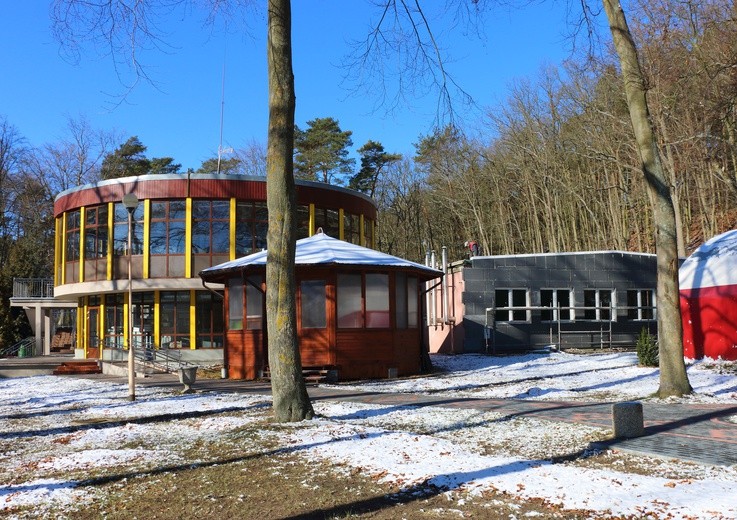 Mikoszewo: Remont domu dla wspólnot