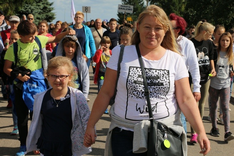 Rostkowo. Pielgrzymka dzieci (część I)