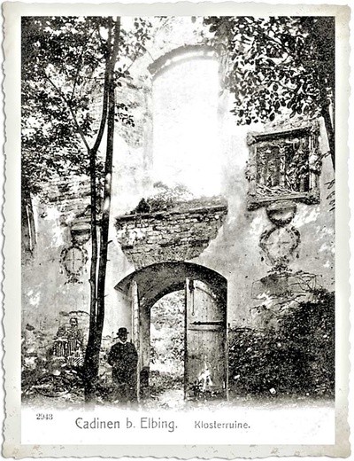 Klasztor na kadyńskim wzgórzu